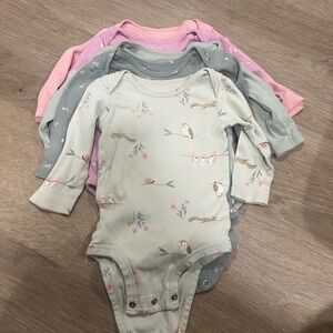 Adorable Pastel Baby Onesie Set (Carter’s & Pekkle) 100%cotton - 6 Months old